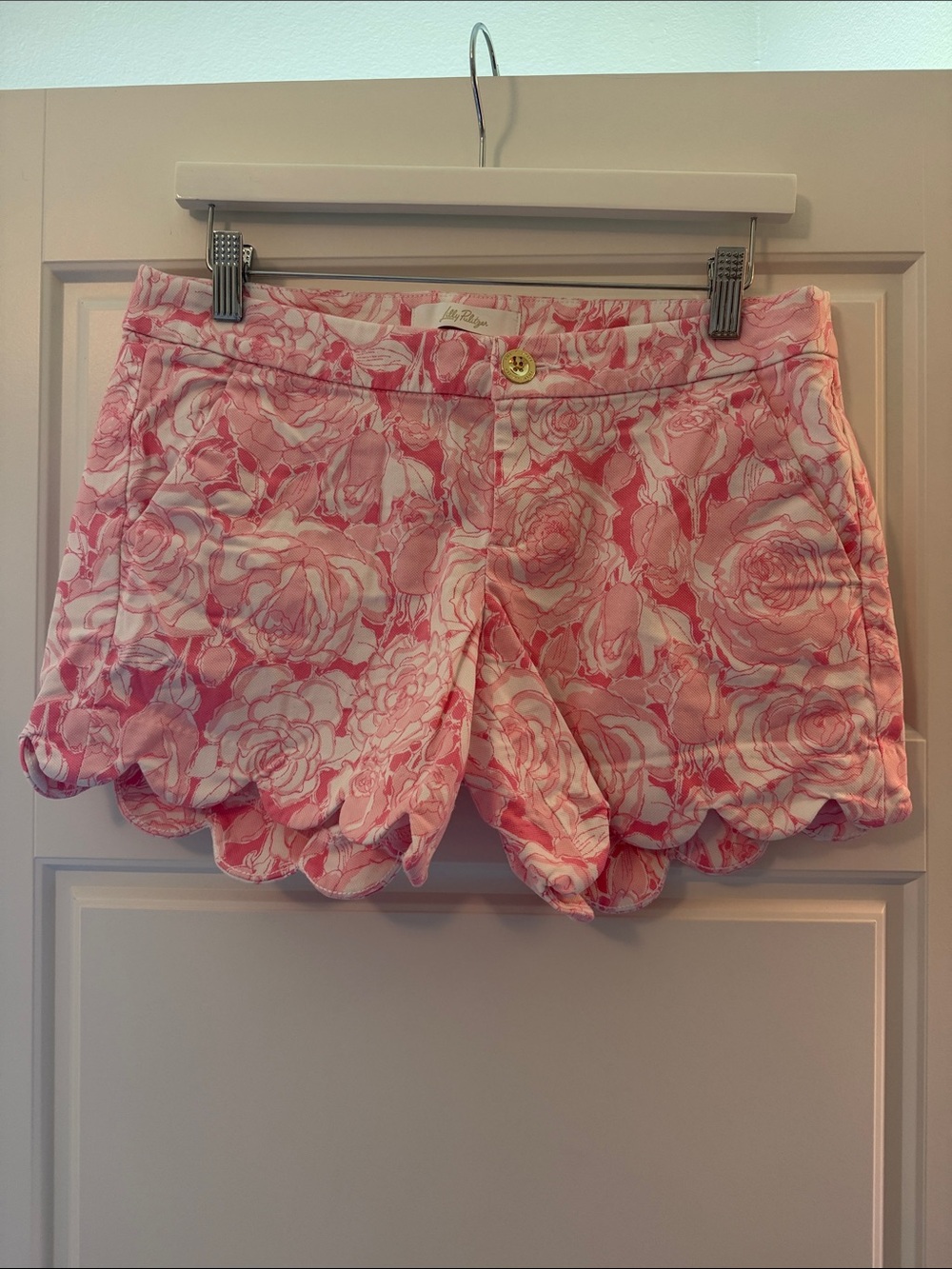 Lilly Pulitzer Pink Rose-Print Scalloped Shorts